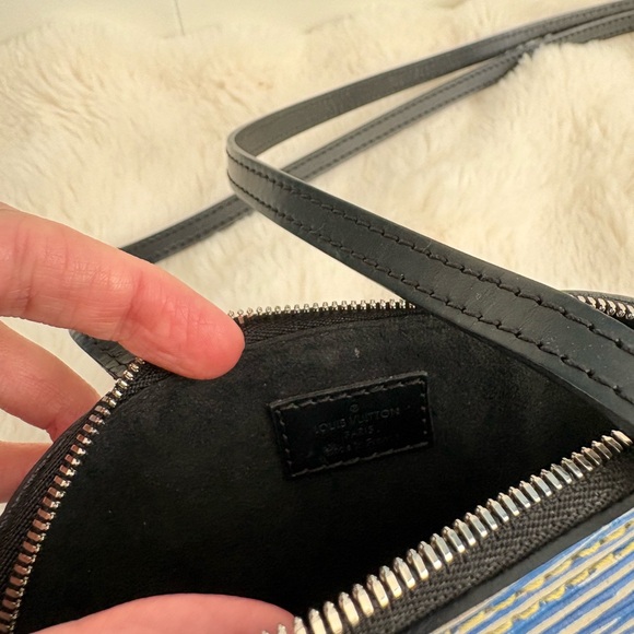 Louis Vuitton Limited Edition Nano Alma - Picture 4 of 6